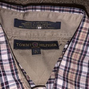 Tommy Hilfiger Shirts - VINTAGE TOMMY HILFIGER BUTTON UP Tommy Hilfiger Shirts - VINTAGE TOMMY HILFIGER BUTTON UP